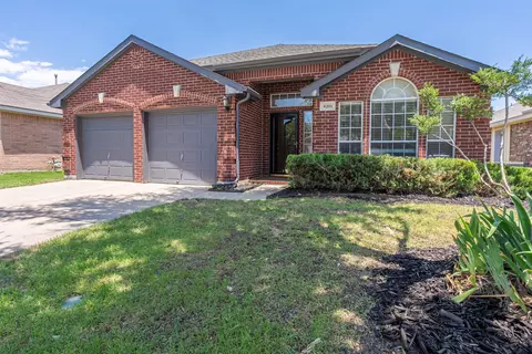 6201 Bowin Dr, Fort Worth, TX 76132
