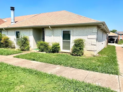 13 W Townhouse Ln #30, Grand Prairie, TX 75052