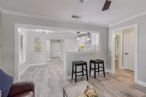 8411 Jennie Lee Ln, Dallas, TX 75227