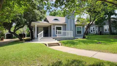 517 W Parkway St, Denton, TX 76201