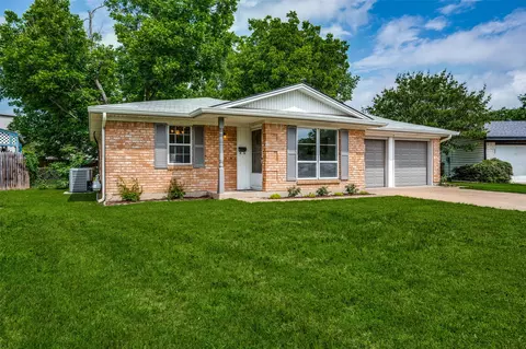 305 Vivion St, Irving, TX 75060