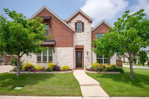 8125 Wildwood Ct, North Richland Hills, TX 76182