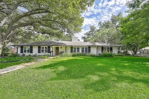 3000 Randy Ln, Farmers Branch, TX 75234