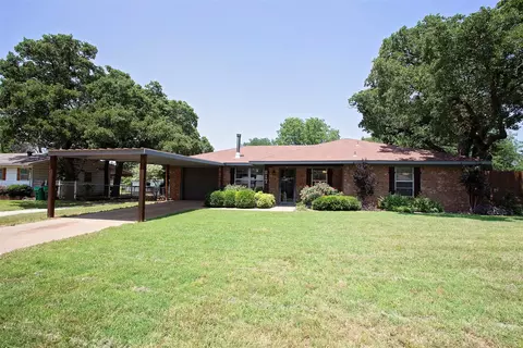 817 Gregory Rd, Graham, TX 76450