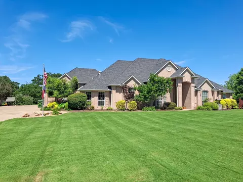 7800 Rose Creek Ct, Burleson, TX 76028