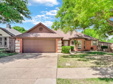 6057 Sundown Dr, Watauga, TX 76148
