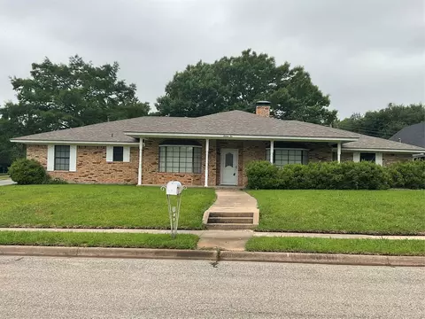 1610 Archer Cir, Sherman, TX 75092