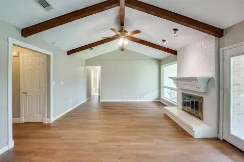 2824 Bluebonnet Ln, Bedford, TX 76021