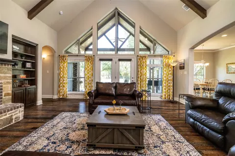 1703 Adams Ln, Azle, TX 76020