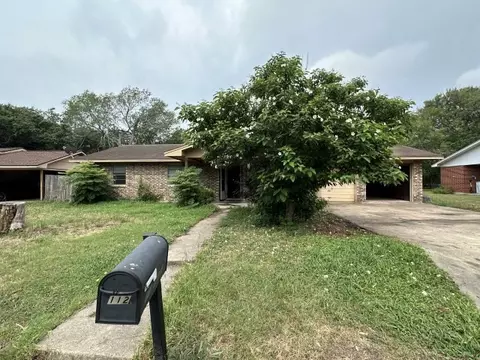 112 Bohman St, Cuero, TX 77954