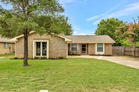 2106 Southmoor Dr, Carrollton, TX 75006