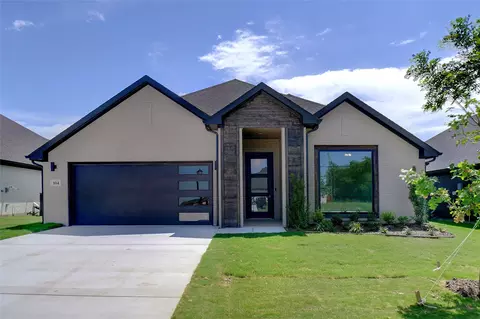 104 Amelia Ave, Godley, TX 76044