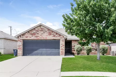 2404 Hawkwood Ct, Fort Worth, TX 76123