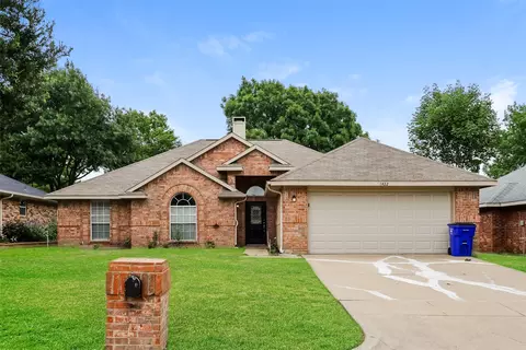 1422 New Haven Dr, Mansfield, TX 76063