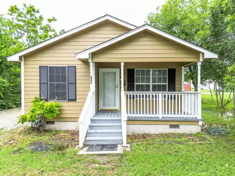 704 E 15th Ave, Corsicana, TX 75110