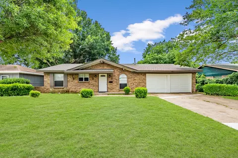 1917 San Antonio St, Grand Prairie, TX 75051