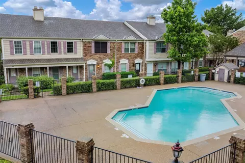 641 Carriagehouse Ln #6, Garland, TX 75040