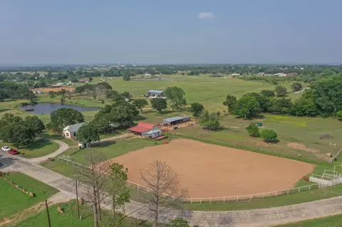 591 S Swanson Rd, Mineral Wells, TX 76067