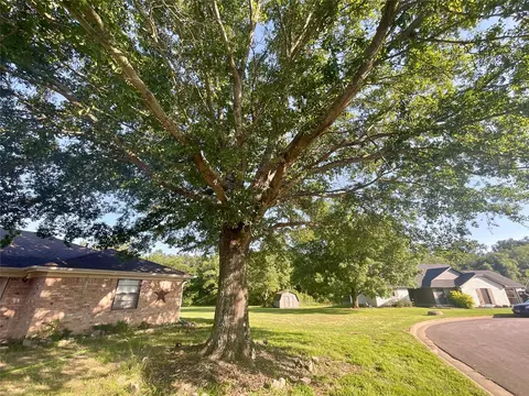 1820 Gena Dr, Sulphur Springs, TX 75482
