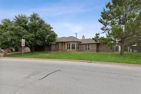 1200 Chaparral Ln, Granbury, TX 76048