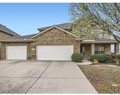 9608 Barksdale Dr, Fort Worth, TX 76244