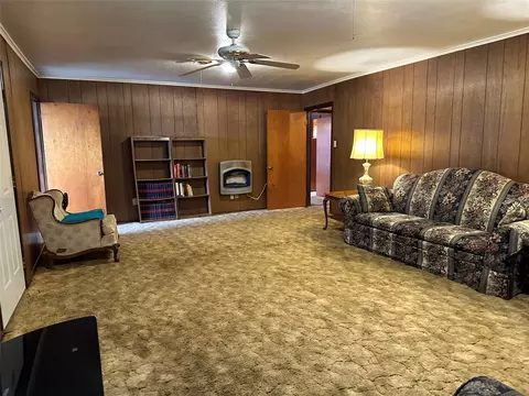 Living - 406 E Adams St, Itasca, TX 76055 photo 2 of 2