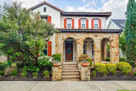 2229 Shakespeare St, Carrollton, TX 75010