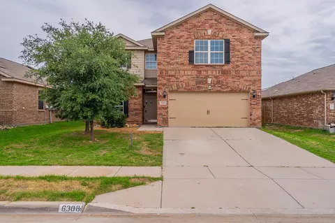 6308 Trinity Creek Dr, Fort Worth, TX 76179