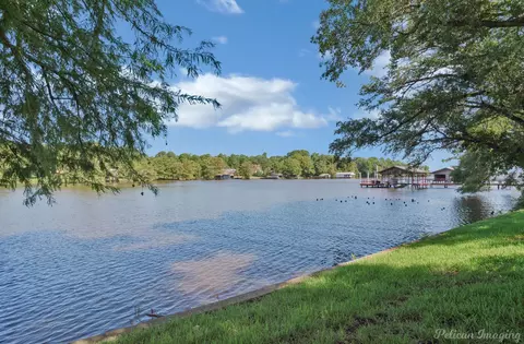2414 Lakecrest Dr, Shreveport, LA 71109