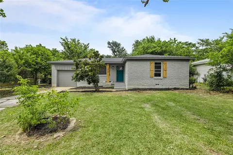 1012 Black St, Hurst, TX 76053