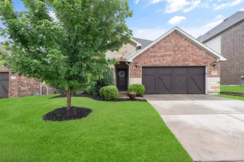 215 Cielo Azure Ln, Lewisville, TX 75067