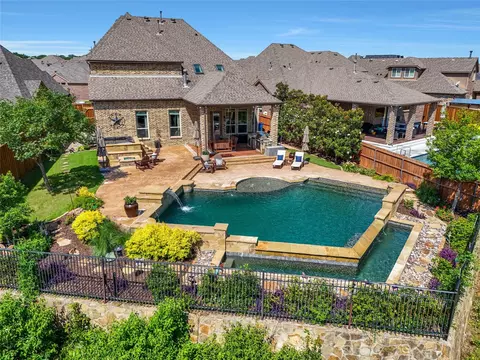1784 Halifax St, Roanoke, TX 76262