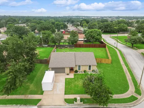 6420 Wakefield Rd, North Richland Hills, TX 76182