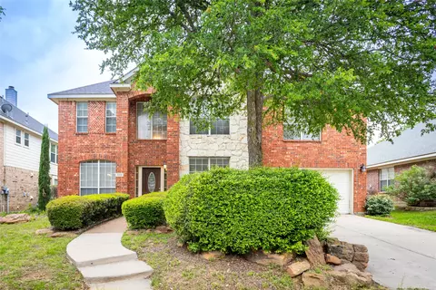 3215 Blue Jay Dr, Corinth, TX 76210