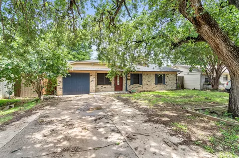 2321 Meadow Dl, Irving, TX 75060