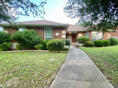 6901 Champion Ct, Greenville, TX 75402