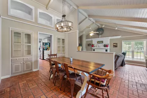 304 N Hall St, Fairfield, TX 75840