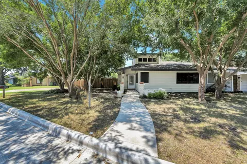 5910 Timbercrest Dr, Arlington, TX 76017