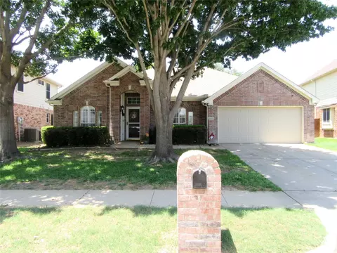 1629 Ash Ln, Corinth, TX 76210