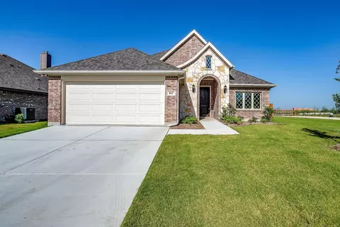 165 Trinity St, Grandview, TX 76050