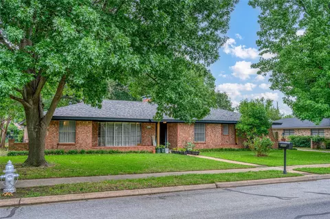 1805 Yarborough Dr, Sherman, TX 75092