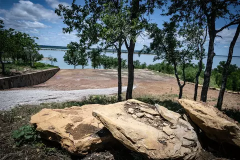 240 Lake House Dr, Bridgeport, TX 76426