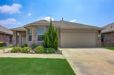 10389 Fort Elliott Trl, Crowley, TX 76036