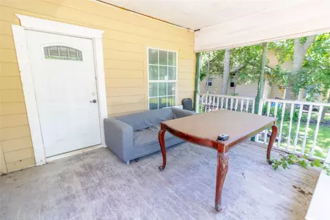 1031 S Montgomery St, Sherman, TX 75090