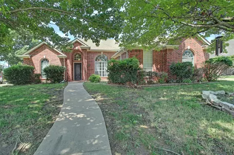 1604 Twin Oaks Dr, Cleburne, TX 76033