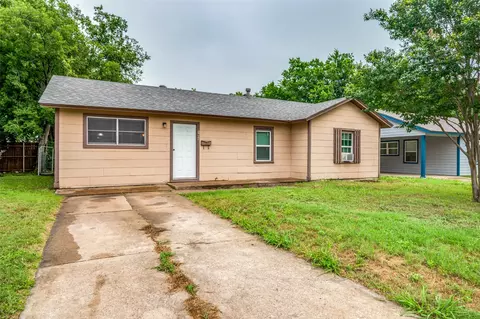 1609 Fagan Dr, Blue Mound, TX 76131