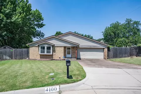 4100 Canal Ct, Arlington, TX 76016