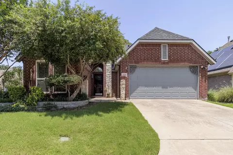 105 Arbor Park Dr, Euless, TX 76039