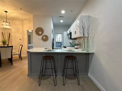 4800 W Lovers Ln #504, Dallas, TX 75209