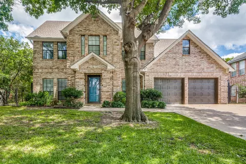 7629 Grassland Dr, Fort Worth, TX 76133